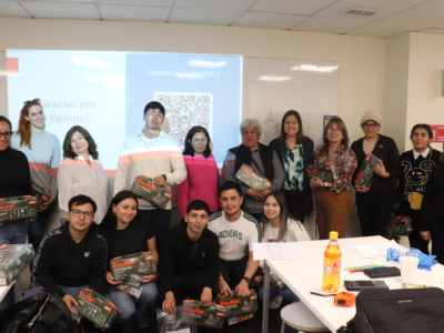 Ingeniería en Construcción desarrolla talleres prácticos con vecinos de San Miguel a través del proyecto “Sembrando Futuro”