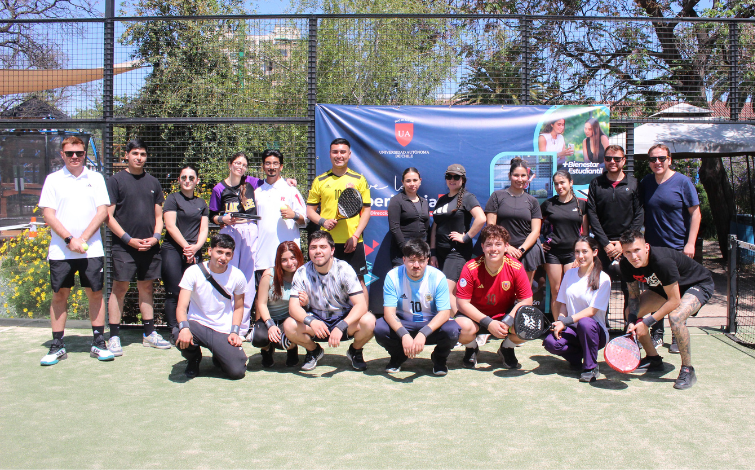 Estudiantes diurnos y vespertinos disfrutaron del Open Pádel UA en Ñuñoa 
