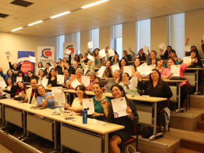 Emprendedoras de Santiago culminan la Academia Mujeres Empresarias 2025 junto a la Universidad Autónoma y SERCOTEC 