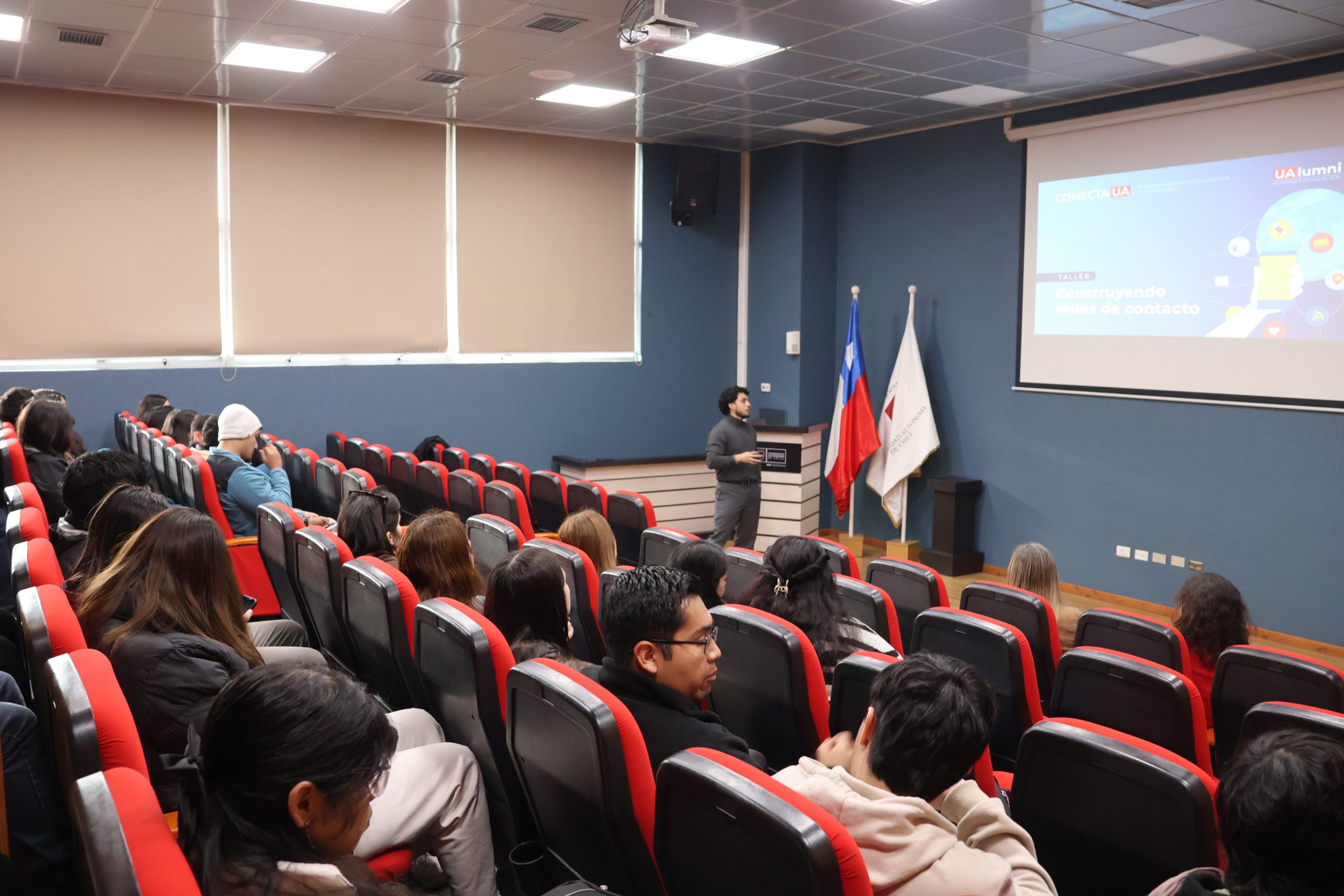 Egresados de Kinesiología fortalecen sus competencias en Taller de Empleabilidad