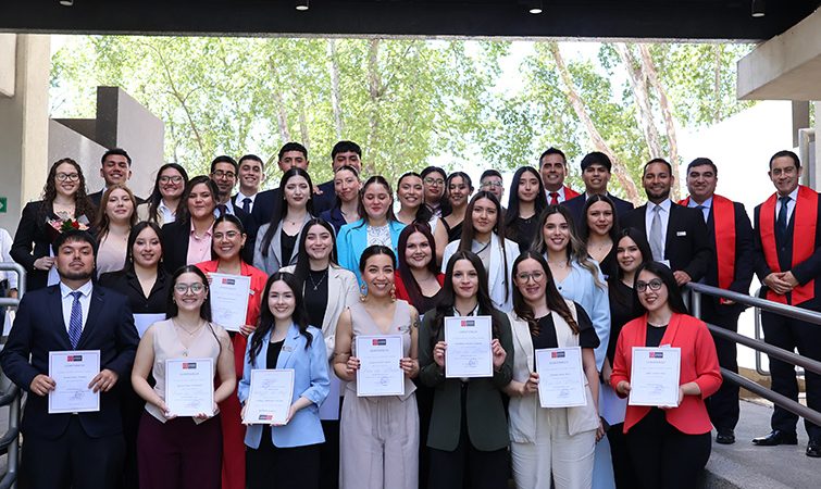 Ceremonia de Investidura marca un hito para estudiantes de Ingeniería en Control de Gestión