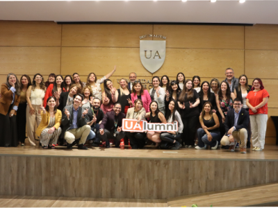 Carrera de Obstetricia celebra 15 años de trayectoria con emotivo encuentro de titulados