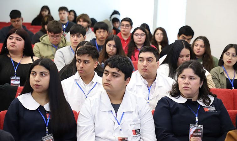 Jornada de Buenas Prácticas reunió a docentes y estudiantes de Pedagogía en Educación Básica con mención en Matemática