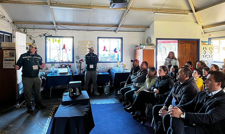 Universidad Autónoma de Chile y CONAF impulsan jornada de formación comunitaria en prevención de incendios en Curepto