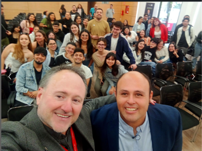 Estudiantes de Odontología reciben orientación tributaria para su inserción laboral