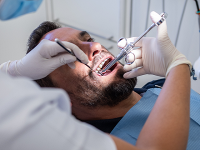 Pasantía de Endodoncia fortalece la práctica clínica en Odontología