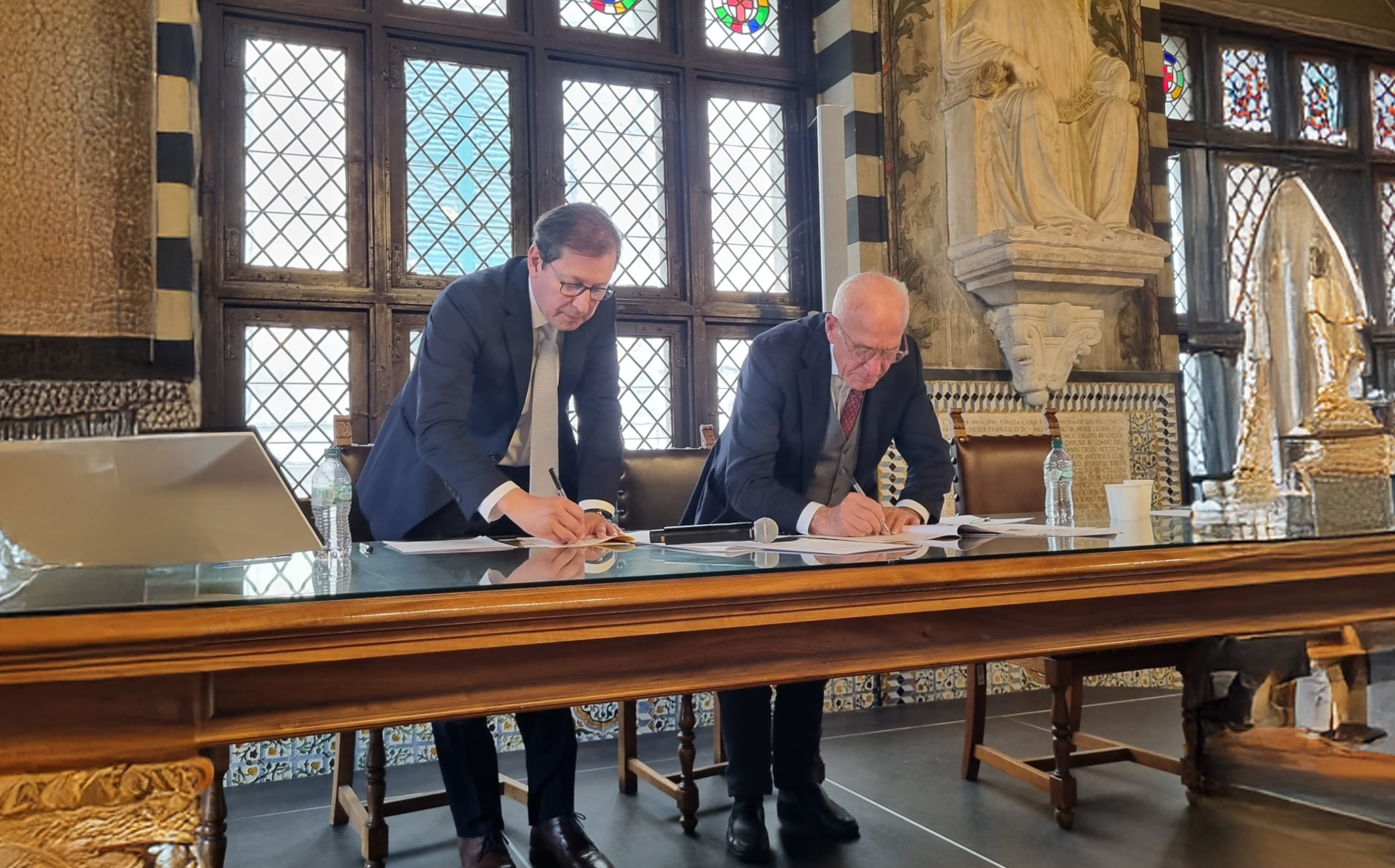 U. Autónoma firma acuerdo con la Universidad de Verona y Fondazione Casa America de Génova para conservación de patrimonio cultural y científico de relevancia internacional