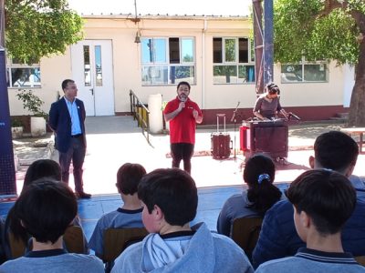 Estudiantes de Administración Pública junto a SERVEL impulsan proceso electoral escolar en Licantén