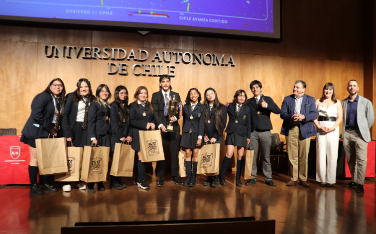 Final del Debate Escolar Barrancas 2025 reunió a jóvenes debatientes en la Universidad Autónoma de Chile