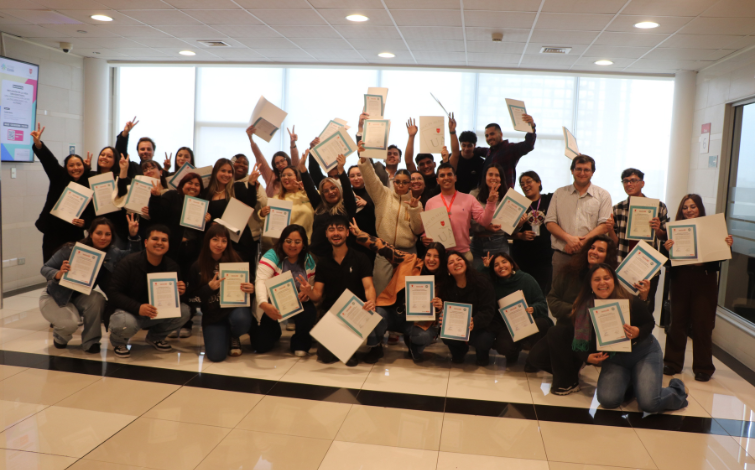 Estudiantes fortalecen sus habilidades en el II° Curso de Liderazgo y Servicio Público de en Sede Santiago