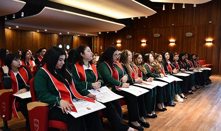 Emoción y orgullo en las titulaciones de la Facultad de Educación de la Universidad Autónoma de Chile en Talca