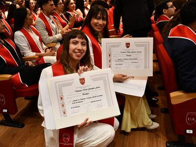 Familias y comunidad universitaria acompañaron la significativa titulación de la Facultad de Ciencias Sociales y Humanidades en Talca