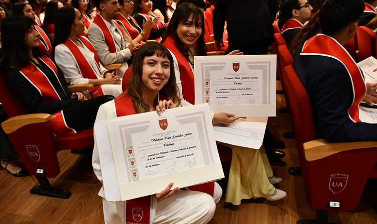 Familias y comunidad universitaria acompañaron la significativa titulación de la Facultad de Ciencias Sociales y Humanidades en Talca
