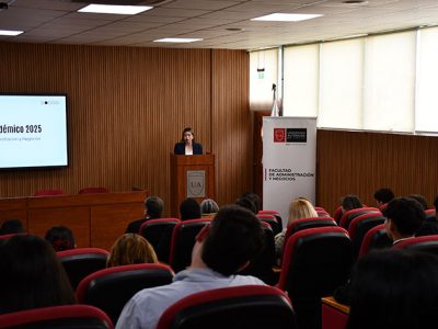 Estudiantes fueron reconocidos en la Ceremonia del Mérito Académico de la Facultad de Administración y Negocios
