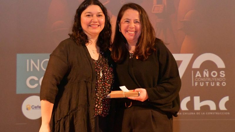 Académica aporta mirada estratégica en emotiva conmemoración de los 70 años de la Escuela de Ingeniería en Construcción en la UACh