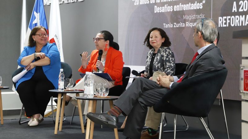 Conversatorio conmemora 20 años de la Reforma de Familia: justicia más humana y cercana