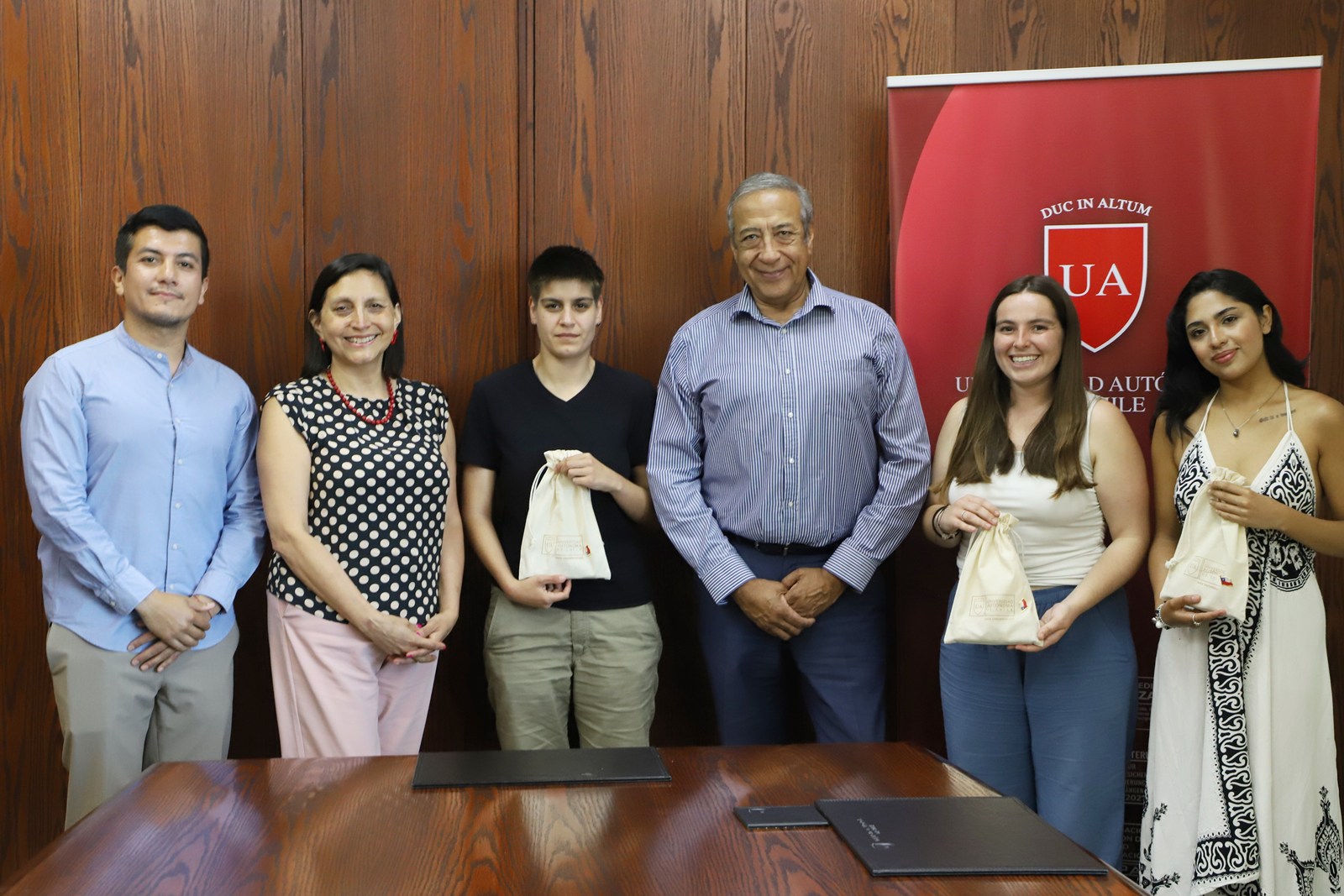 FOTO despedida estudiantes intercambio primavera 2