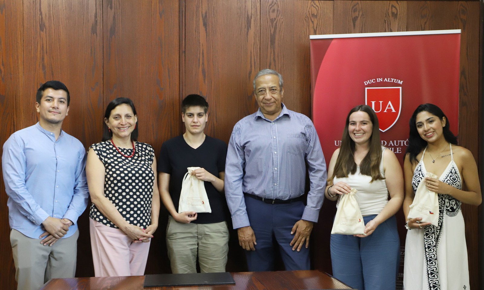 FOTO despedida estudiantes intercambio primavera