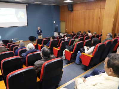 Universidad impulsa diálogo interdisciplinar sobre Parkinson en segunda jornada de salud