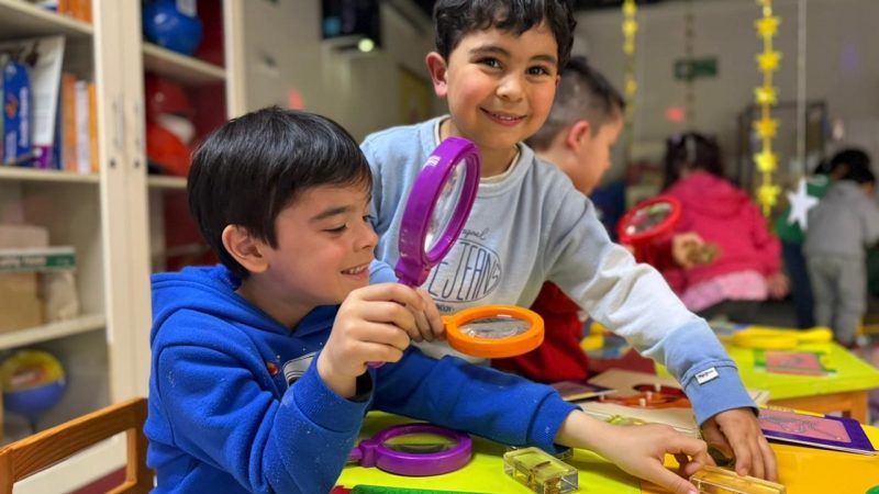 Jardín Infantil Angelitos UCT explora experiencias sensoriales en la SIMS de la UA