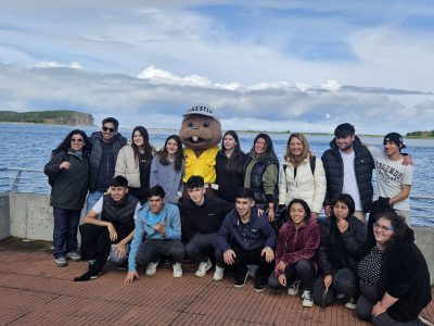Estudiantes de Periodismo participaron en jornada de voluntariado ambiental en Saavedra