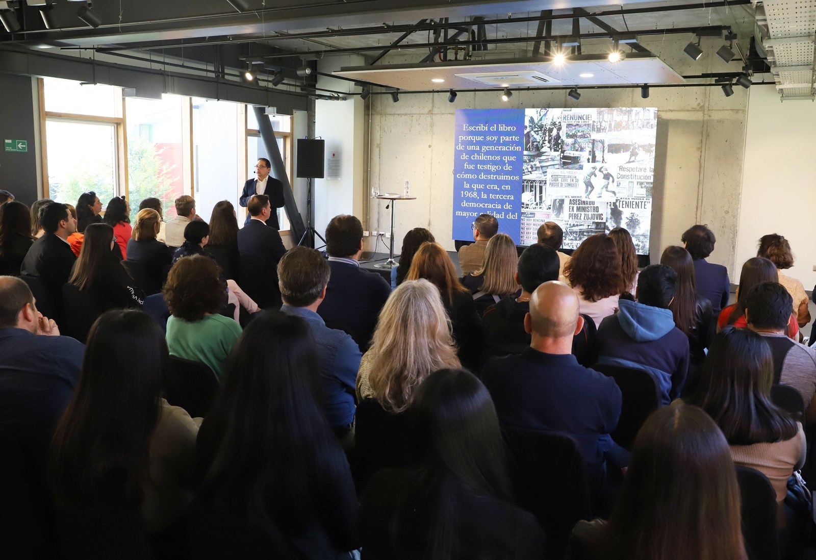 FOTO presentacion libro ocurrio en octubre 1