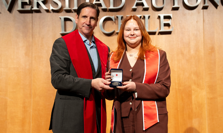 Mes de Titulaciones continúa con ceremonias de Arquitectura, Construcción y Medioambiente e Ingeniería en Sede Santiago