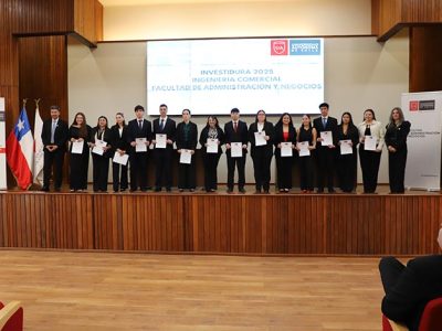 Ceremonia de Investidura marcó una nueva etapa para estudiantes de Ingeniería Comercial Diurna y Vespertina