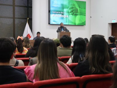 Semana de la Psicología comienza con charlas para fortalecer la formación profesional de sus estudiantes vespertinos