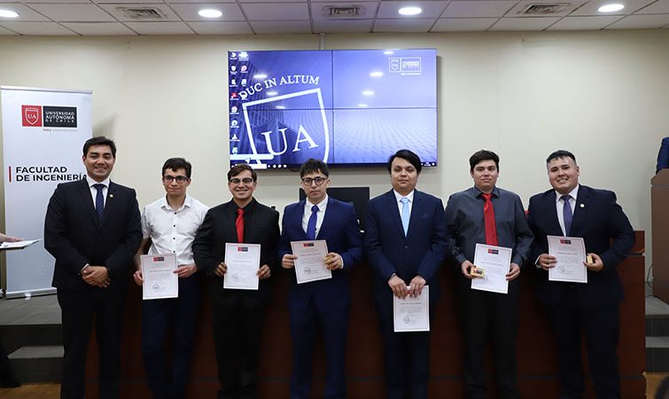 Estudiantes de Ingeniería Civil Informática viven emotiva ceremonia de Investidura en la Sede Talca