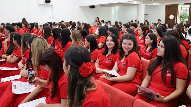 Estudiantes de Obstetricia y Puericultura Reciben Certificación Como Monitores en VIH/SIDA e ITS y Consejeros en Salud Sexual