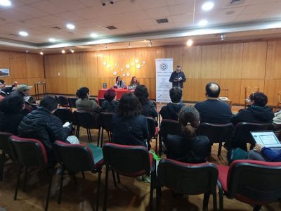 En Universidad Autónoma de Chile se presentó el libro “Regresar a tu Jardín: Poetas del Mundo Escriben a sus Abuelas”