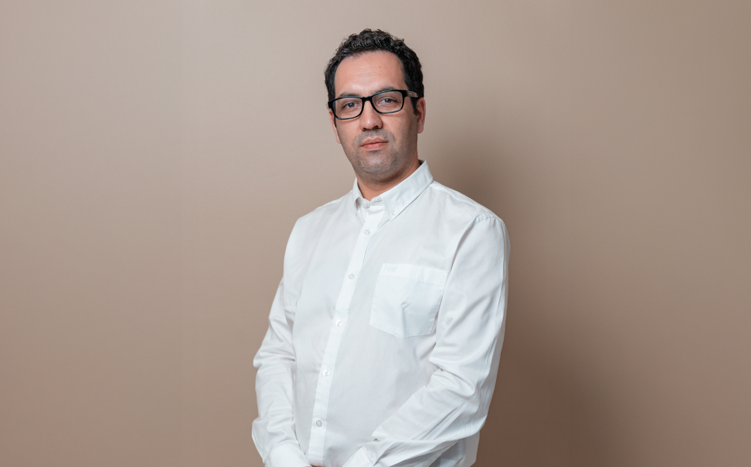 Investigador de la U. Autónoma optimiza hormonas vegetales para producir frutillas en sequía y calor extremo