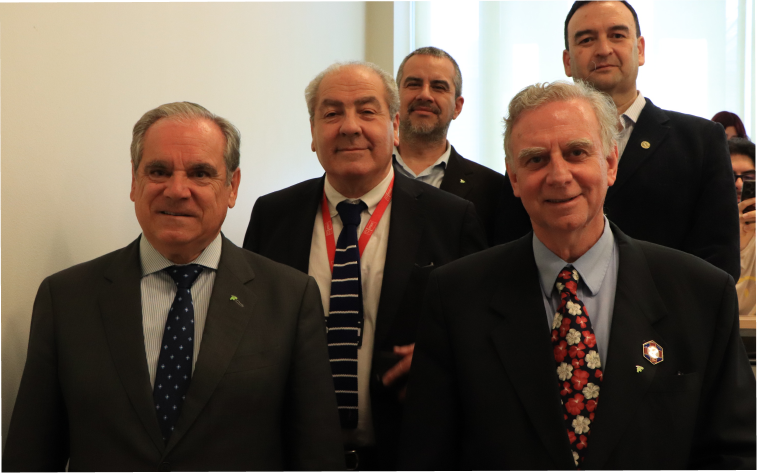 UA recibe a referentes internacionales de la Farmacia para dialogar sobre los desafíos del sector