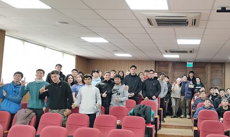 Universidad Autónoma de Chile profundiza en la Estrategia Nacional de Desarrollo