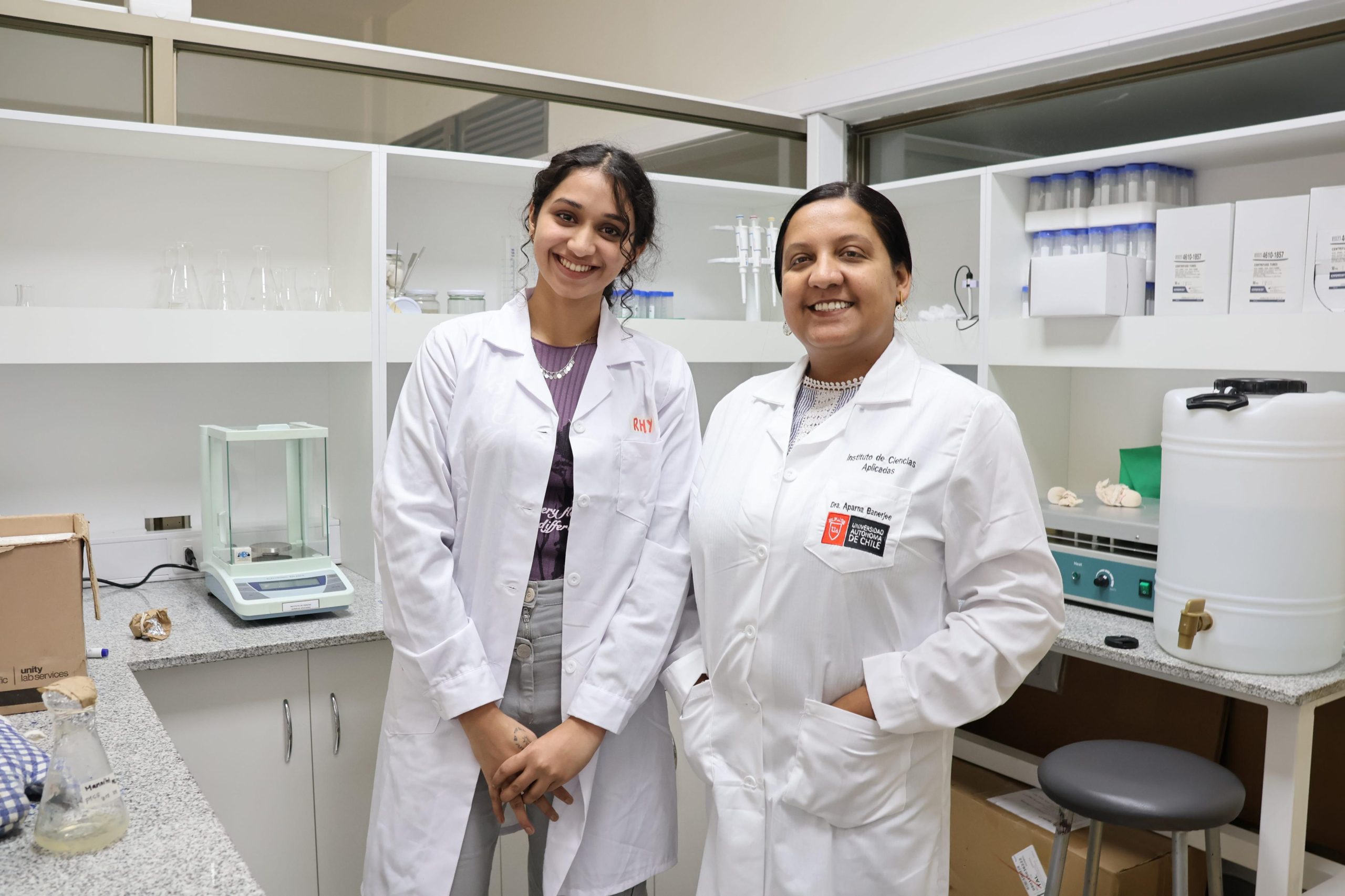 Estudiante de India realiza pasantía en la Universidad Autónoma sobre potencial biotecnológico de las bacterias