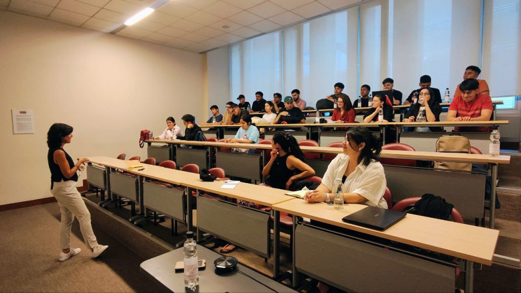 photo 4931828573279030095 y