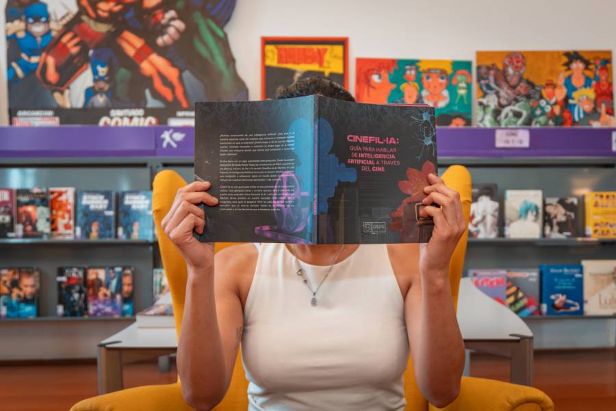 Convenio Cecrea-UA: Centro de Comunicación de las Ciencias realizó taller de creación de libros de divulgación en Los Ángeles