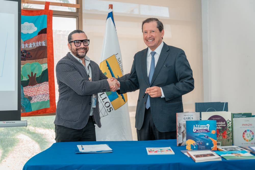 Ediciones Autónoma firma acuerdo de colaboración con Municipalidad de Cerrillos