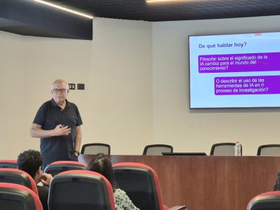 Experto español dicta conferencia en la Autónoma: “La inteligencia artificial es una enzima aceleradora, un copiloto del investigador”