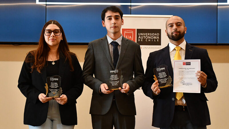 Estudiantes de Derecho diurno reciben certificación de Ius Postulandi en significativa ceremonia académica