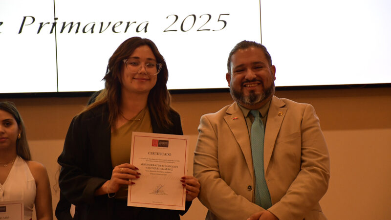 Carrera de Psicología reconoce a estudiantes y docentes destacados en emotiva ceremonia