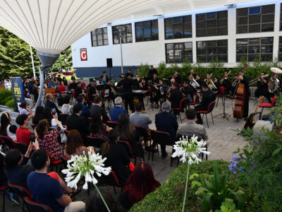 Concierto de Navidad de la Banda Sinfónica de la PDI llenó de música y espíritu navideño a la Universidad Autónoma en Talca
