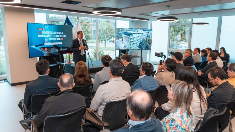 Universidad Autónoma presentó su portafolio de investigación aplicada en encuentro realizado en Huechuraba