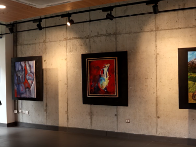 Exposición “Los Colores de Mi Taller" celebra la identidad de artistas de La Araucanía