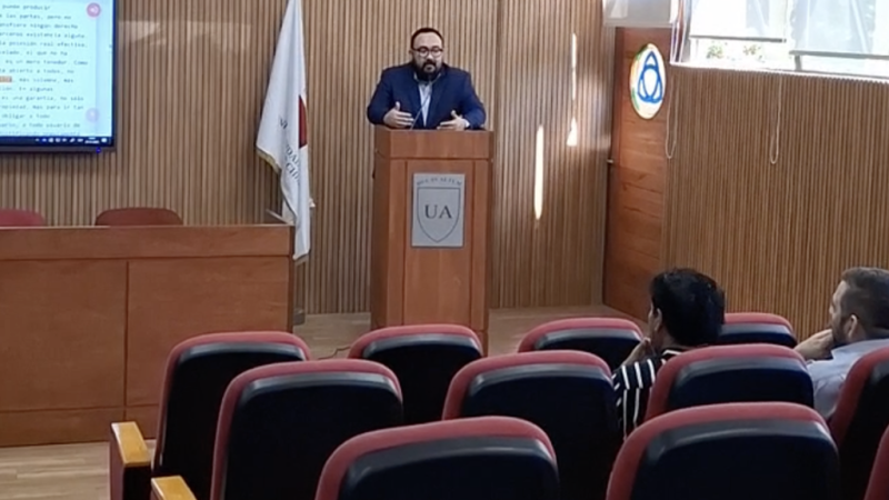 Derecho Vespertino realizó conversatorio sobre análisis contingente de jurisprudencia civil