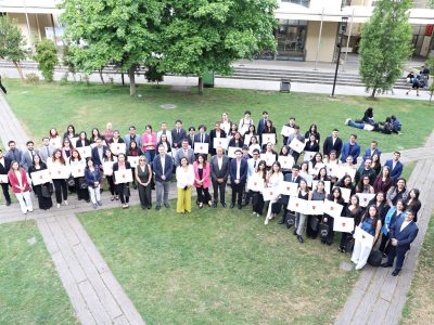 Universidad certifica a participantes de la Escuela de Ayudantes 2025