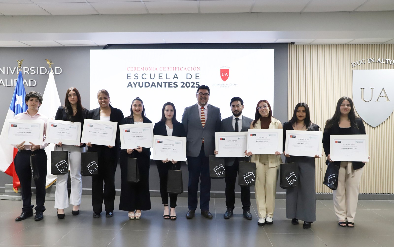 FOTO certificacion escuela de ayudantes 7