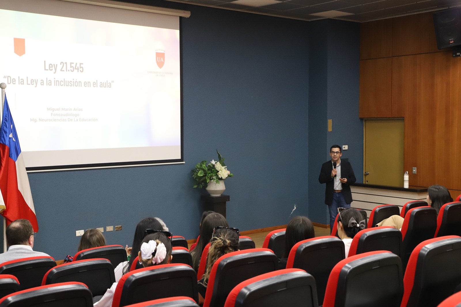 FOTO charla sobre ley 21.545 epar 1