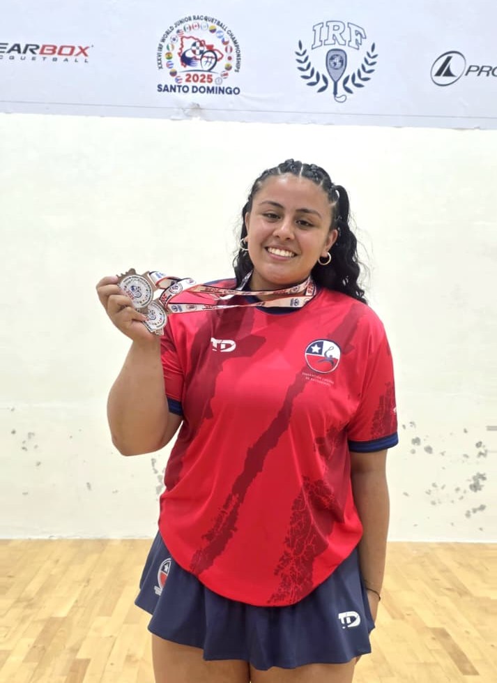 FOTO estudiante obtiene bronce en racquetbol 1